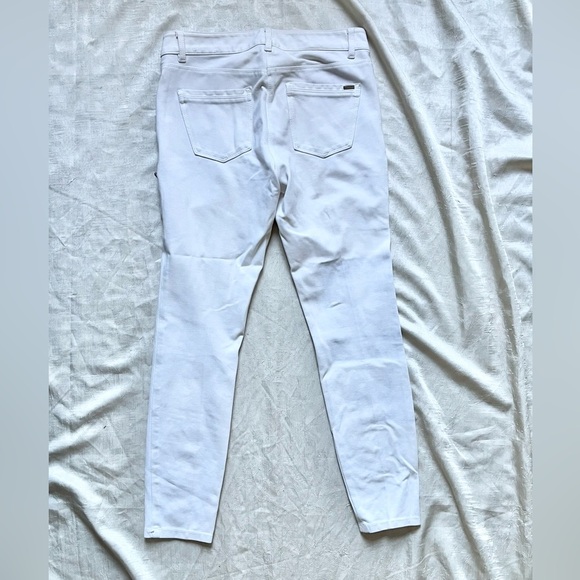 White House Black Market White Skinny Jeans with Zipper Pockets - Picture 3 of 9